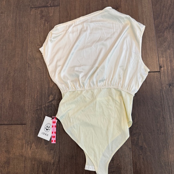 Cider SATIN ASYMMETRICAL NECK SOLID RUCHED BODYSUIT NWT - Picture 2 of 6